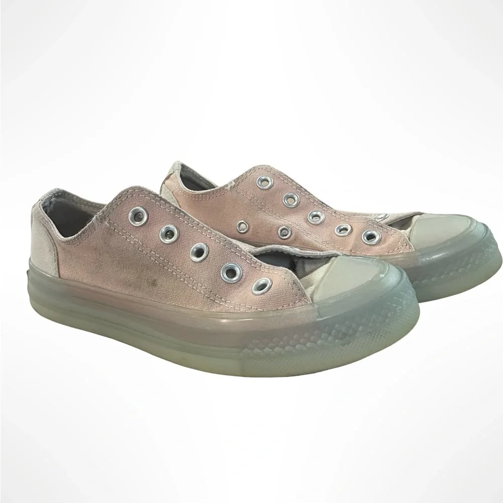 Pink and white‎ converse all stars. Girls size 3.5